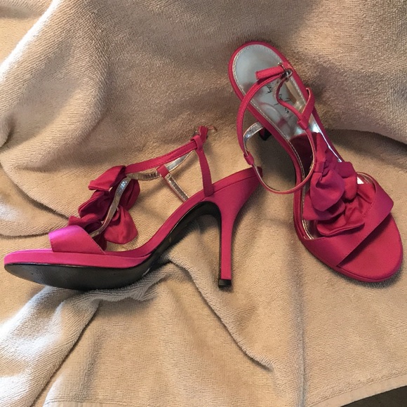 Jacqueline Farrar pink strappy heels with bows - Picture 3 of 9